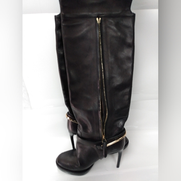 Knee High Toe Burberry Boots - Picture 4 of 9